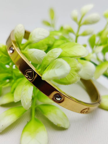 Adjustable Cartier Heart Charm Bracelet – Imported Luxury Bracelet | Best Quality Artificial Bracelet For Girls & Women | Bracelet For Every Occasion | Elegant Design